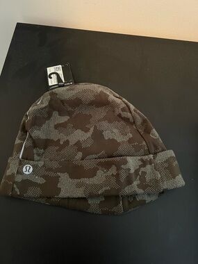 lululemon athletica Men's Olive Brown Camo Beanie